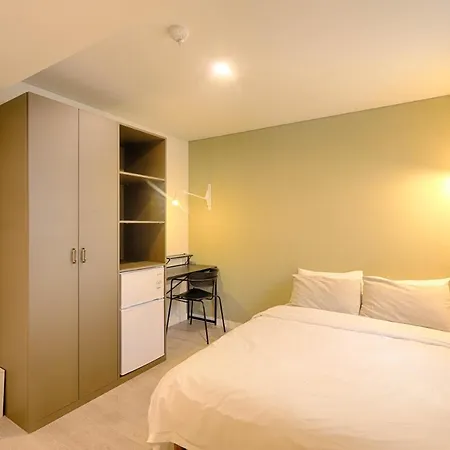 Upflo Hostel Seoul Exterior photo