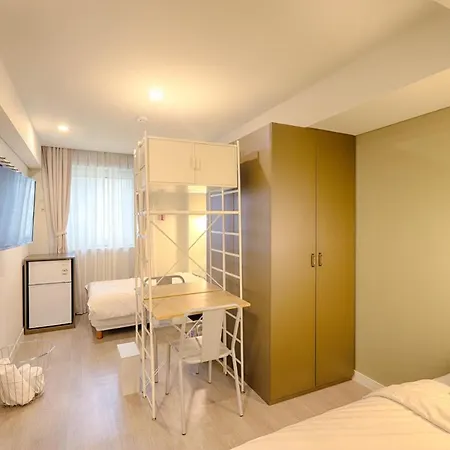 Upflo Hostel Seoul Exterior photo