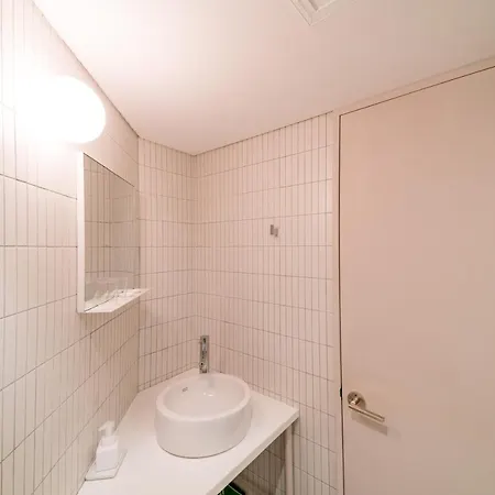 Upflo Hostel Seoul Exterior photo